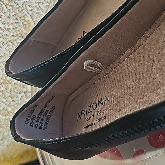 E Nw/ o tags Arizona Ballet Flats patent leather girls sz 12M memory foam Willow - Picture 6 of 9